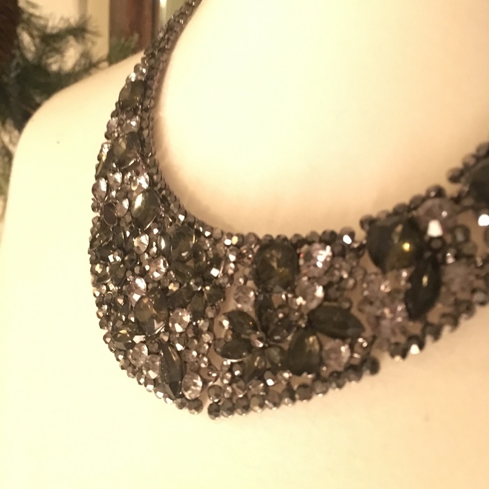 Elegant necklace